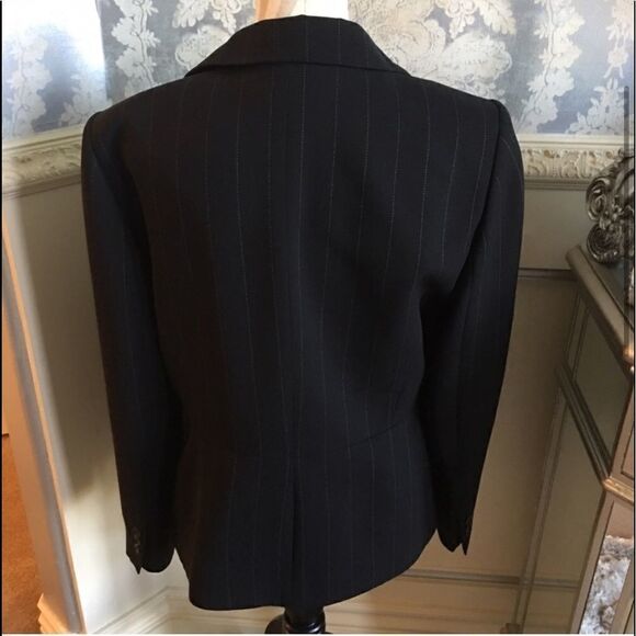 16 Tahari Single Pinstripe w Hash Structured Blazer! - Picture 8 of 13